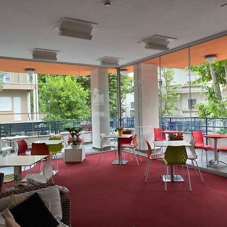 Hotel Senior กัตตอลิกา ภายนอก รูปภาพ