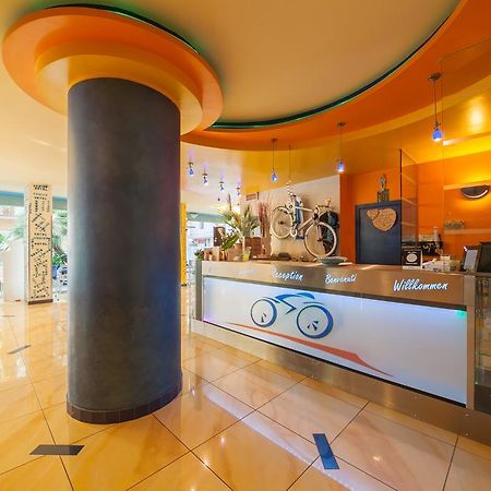Hotel Senior กัตตอลิกา ภายนอก รูปภาพ
