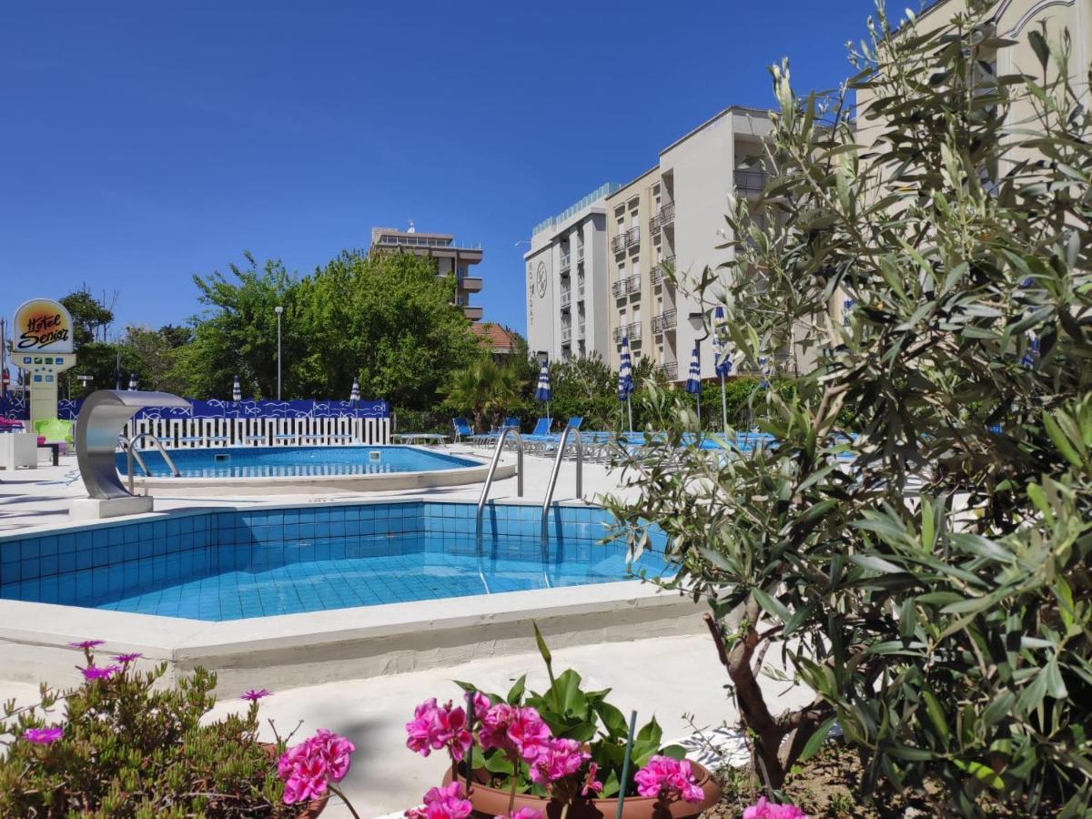 Hotel Senior กัตตอลิกา ภายนอก รูปภาพ