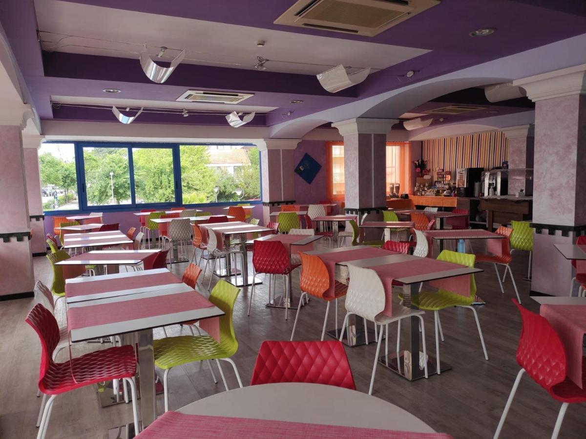Hotel Senior กัตตอลิกา ภายนอก รูปภาพ