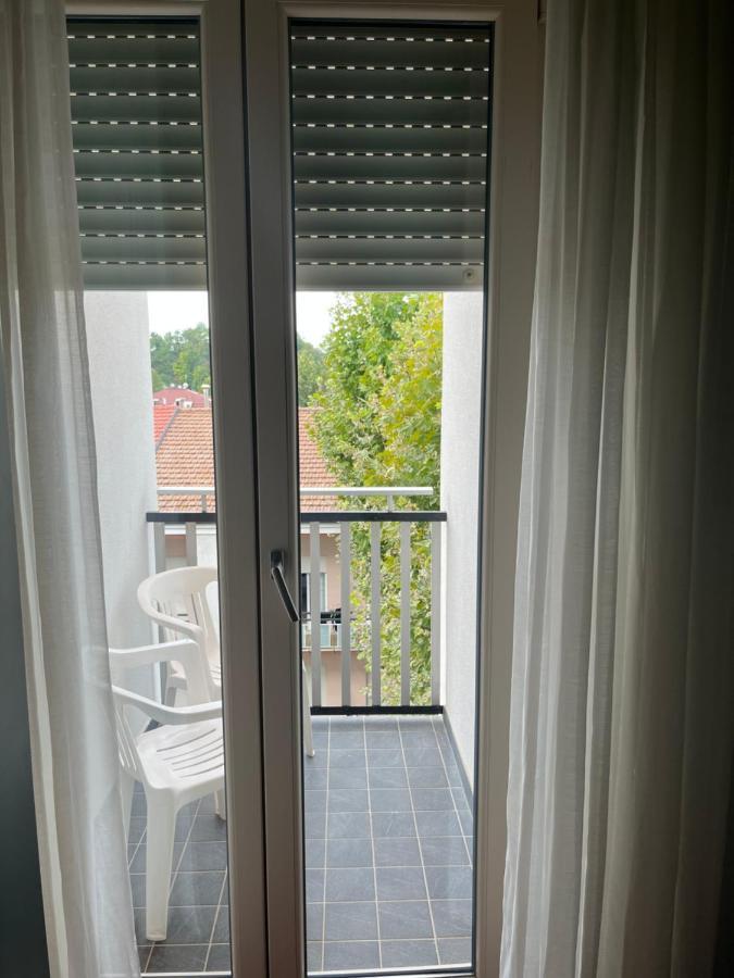 Hotel Senior กัตตอลิกา ภายนอก รูปภาพ