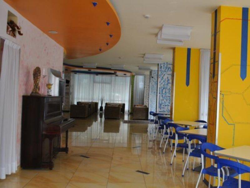 Hotel Senior กัตตอลิกา ภายนอก รูปภาพ